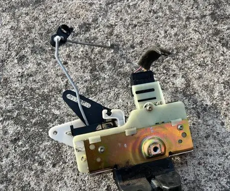 Volvo XC70 Tailgate/trunk/boot lock/catch/latch