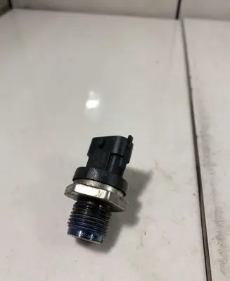 Fuel pressure sensor