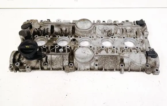 Volvo S60 Rocker cam cover 31330905 31330905AA