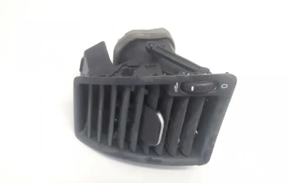 Volvo XC90 Dash center air vent grill 3409398
