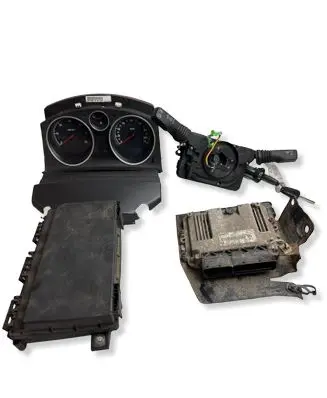 Opel Astra H Engine control unit/module 0281011380 12992628 8973729171