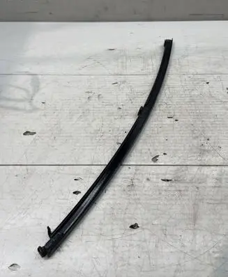 Lexus IS 220D-250-350 Rear door windshield rail 