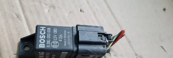 Audi A4 S4 B9 Glow plug pre-heat relay 038907281D