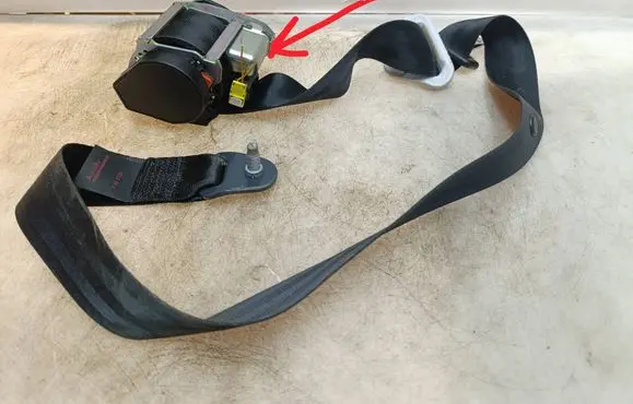 Peugeot 2008 I Front seatbelt 98063150XX