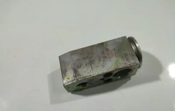 Honda FR-V Air conditioning (A/C) expansion valve 