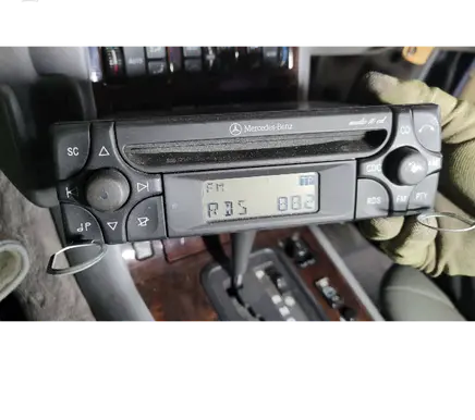 Mercedes-Benz S W140 Radio/CD/DVD/GPS head unit A1708200386
