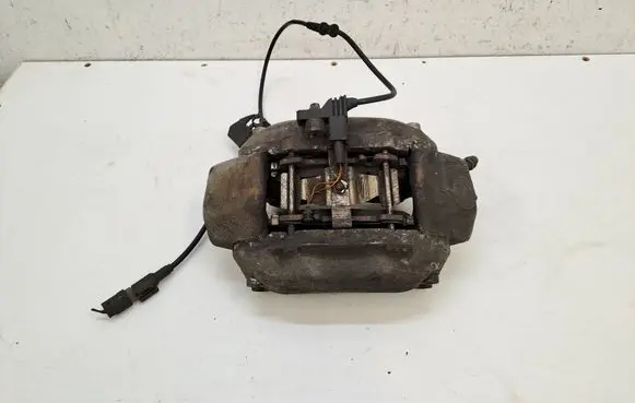 Mercedes-Benz E W211 Front brake caliper 20704704