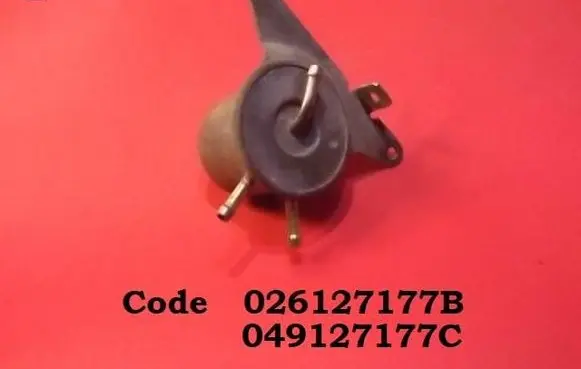 Volkswagen Scirocco Fuel pressure regulator 026127177B