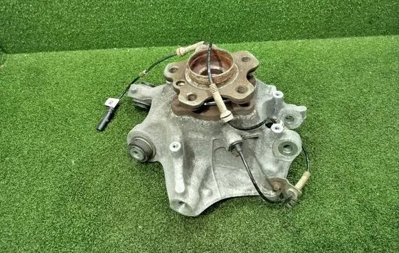 BMW 5 G30 G31 G38 Rear wheel hub 6866337 L0104 AM317M9