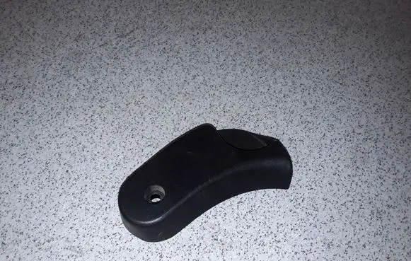BMW 3 E46 Engine bonnet (hood) release handle 8223163
