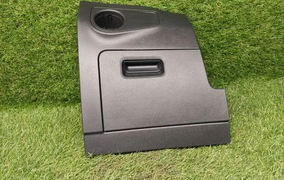 Volkswagen Tiguan Glove box 5NN857919