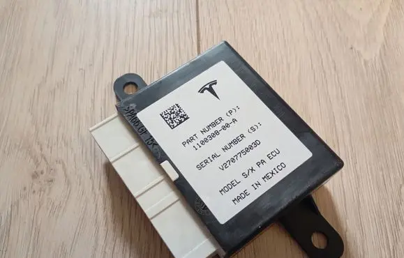 Tesla Model S Parking PDC control unit/module 110030800A