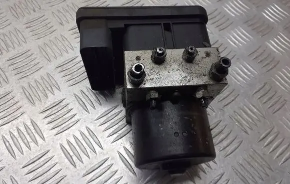 Ford Focus ABS Pump 8M51-2C405-CA