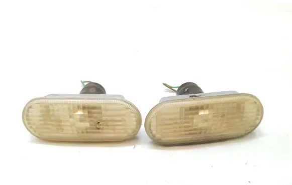 Volkswagen PASSAT B5 Front fender indicator light 1J5949117
