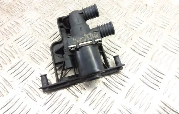 BMW 5 E60 E61 Coolant heater control valve 6920226