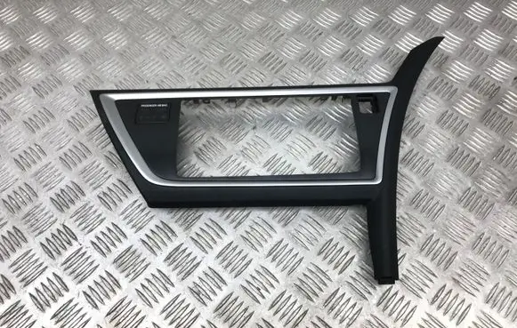Toyota Auris E180 Radio/GPS head unit trim 5540502450