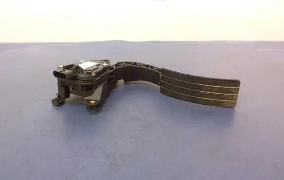 Renault Captur Accelerator throttle pedal 180029347R
