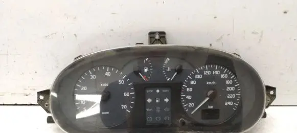 Renault Scenic I Speedometer (instrument cluster) 8200071811 21658588 21658869