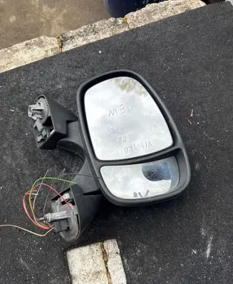 Opel Vivaro Front door electric wing mirror 010022
