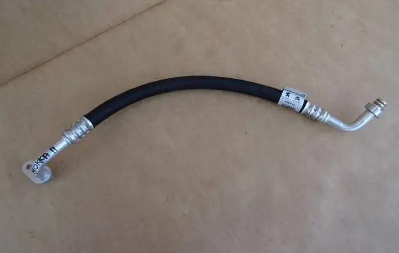 Opel Mokka B Air conditioning (A/C) pipe/hose 9826365480
