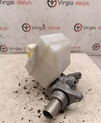 Master brake cylinder