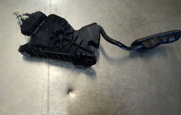 Toyota Prius (XW20) Accelerator pedal position sensor 7812047040 1988003120