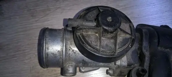 Mercedes-Benz A W168 EGR valve a6680900454