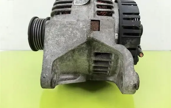 Audi A4 S4 B5 8D Generator/alternator 