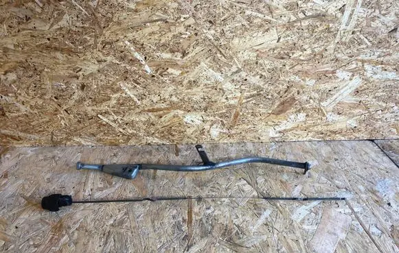 Mercedes-Benz E W124 Oil level dip stick 1402700383