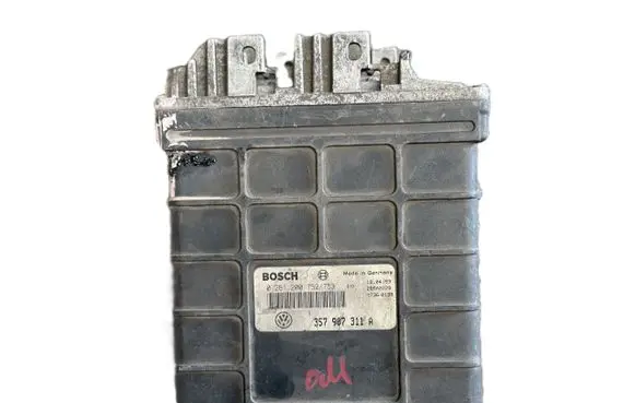Volkswagen PASSAT B3 Engine control unit/module 357907311A