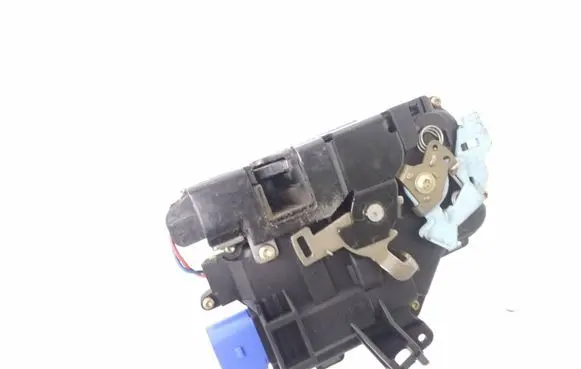 Volkswagen Golf V Front door lock 3D2837015