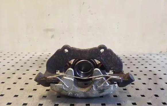Ford Kuga I Front brake caliper