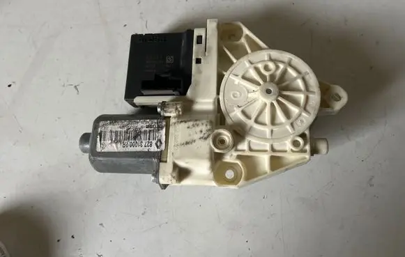 Renault Megane III Rear door window regulator motor 827310002R 966362101 916830100