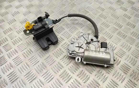 Loading door lock