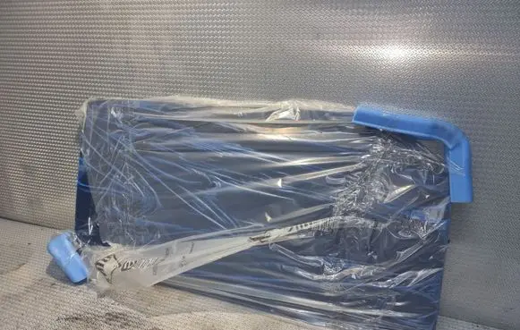 Opel Vivaro Side middle window/glass 
