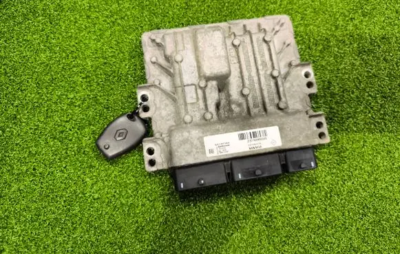 Renault Master III Engine control unit/module 237109955R A2C13071800 237106117R