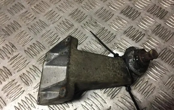 Mercedes-Benz E W211 Engine mounting bracket A6062230004 6062230004