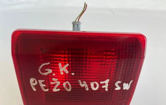 Peugeot 407 Tailgate rear/tail lights