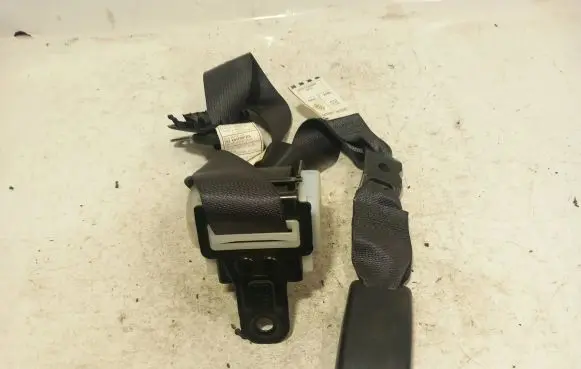 Lexus IS 220D-250-350 Middle seatbelt (rear) c70319