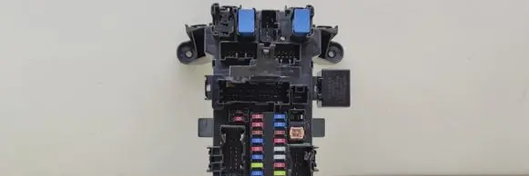 Suzuki Grand Vitara II Fuse module