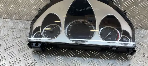 Mercedes-Benz E W212 Speedometer (instrument cluster) A2129004313 A2C53257171