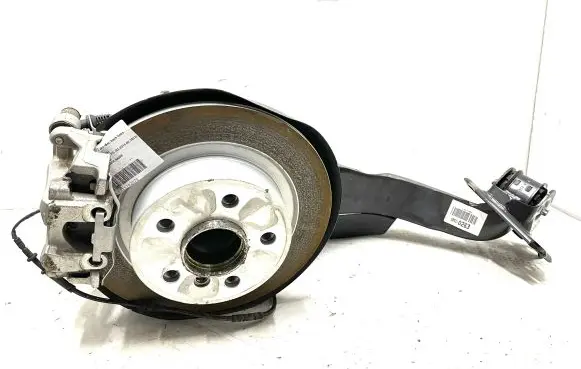 BMW 2 F46 Rear wheel hub 6883026 6898964