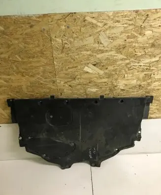 Mazda 3 II Engine splash shield/under tray CHR156078