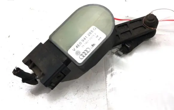 Headlight/headlamp level sensor