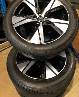 Volvo XC40 R19 alloy rim 
