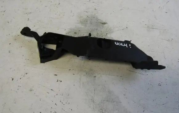 Audi TT TTS RS Mk3 8S Front bumper mounting bracket 8S0807183B