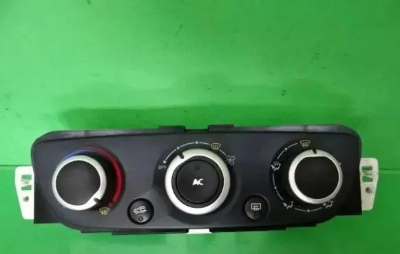 Renault Megane III Climate control unit T1001766G