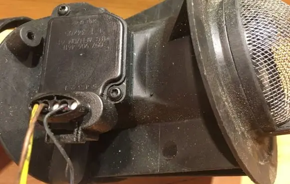 Audi A8 S8 D3 4E Mass air flow meter 057906461F 057129648