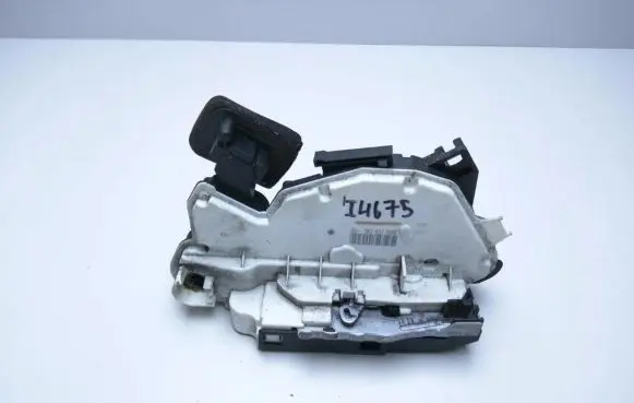Volkswagen Golf VI Loading door lock 5K2837016B I4675
