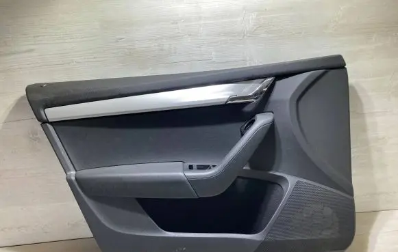 Skoda Octavia Mk3 (5E) Front door card panel trim 5E1867013A